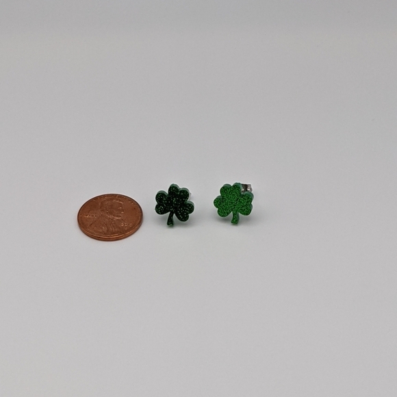 4 leaf clover green acrylic stud earrings - Picture 5 of 8